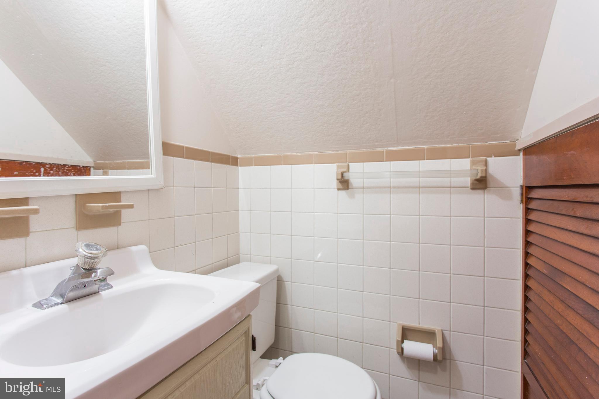 860 Quince Lane Secane, PA 19018 - Photo 21 of 32