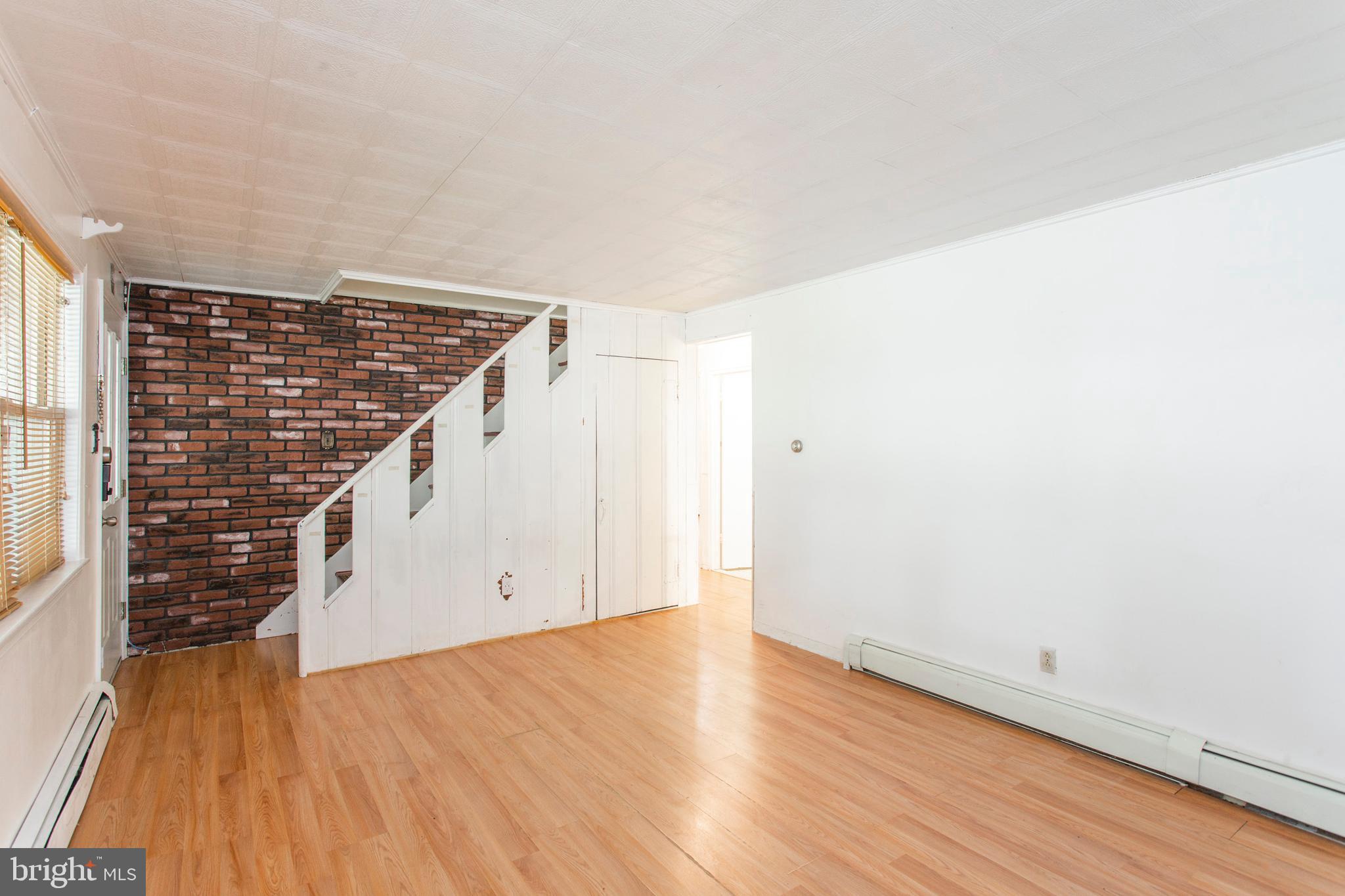 860 Quince Lane Secane, PA 19018 - Photo 6 of 32