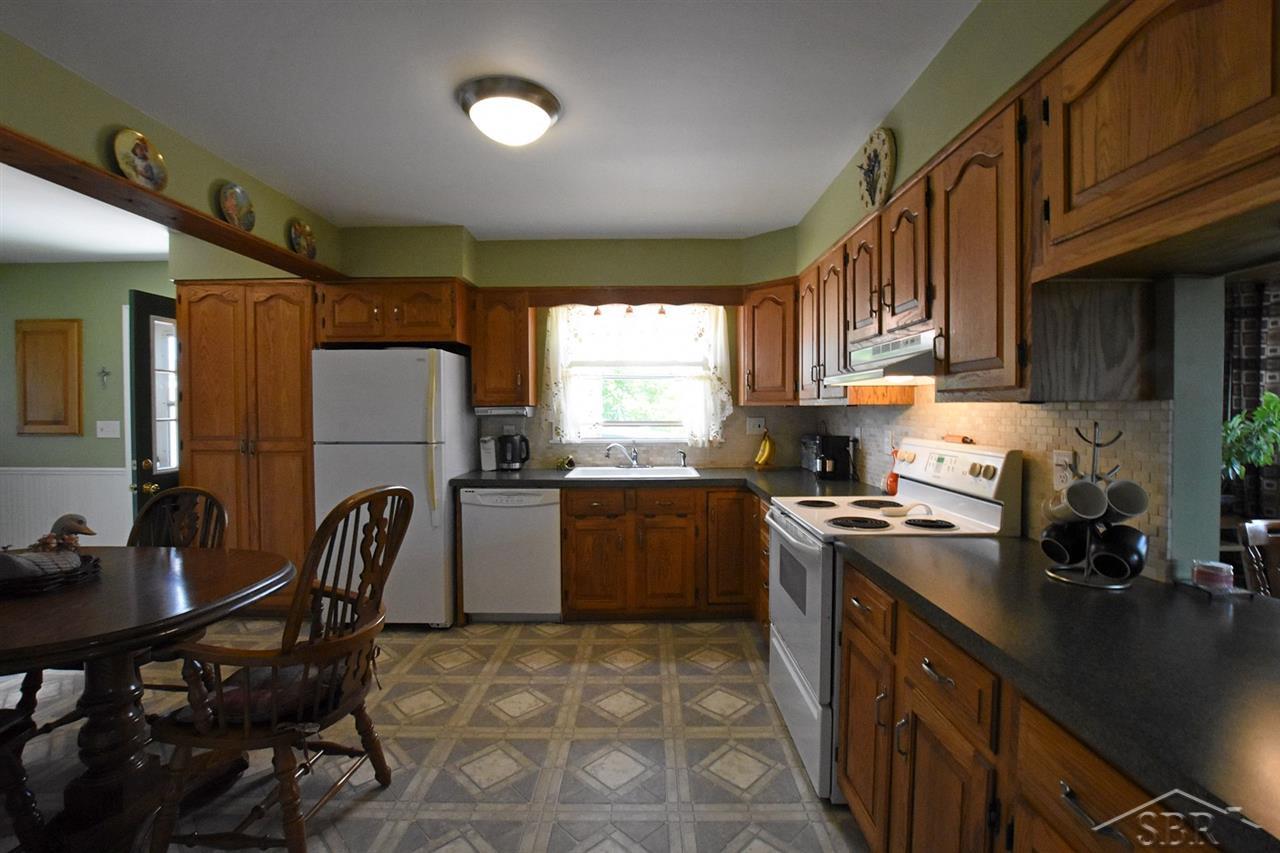 7150 Pierce Road Freeland, MI 48623 - Photo 5 of 29 31324397-4.JPG