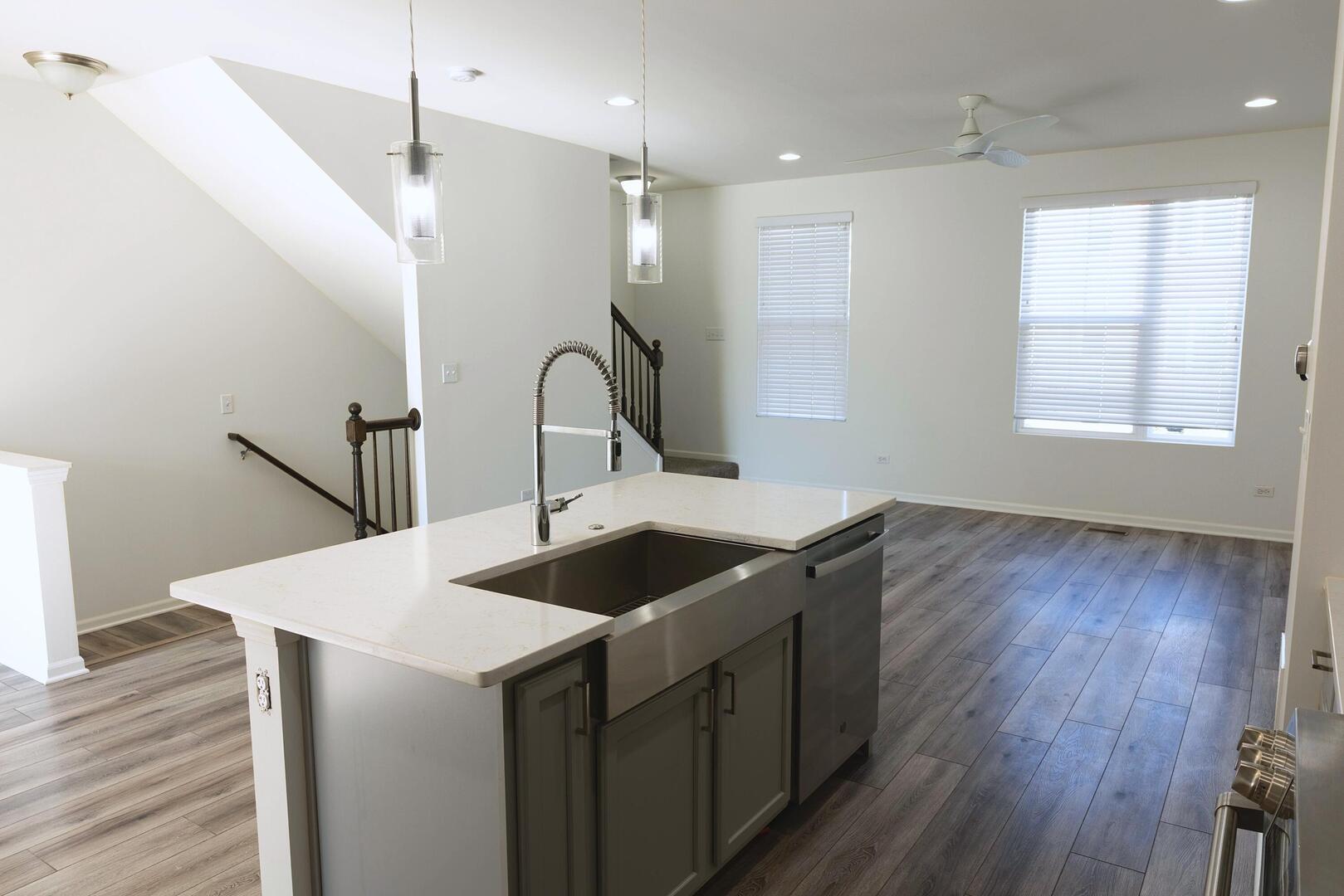4154 Irving Road Aurora, IL 60504 - Photo 11 of 37 Gallery Image 11