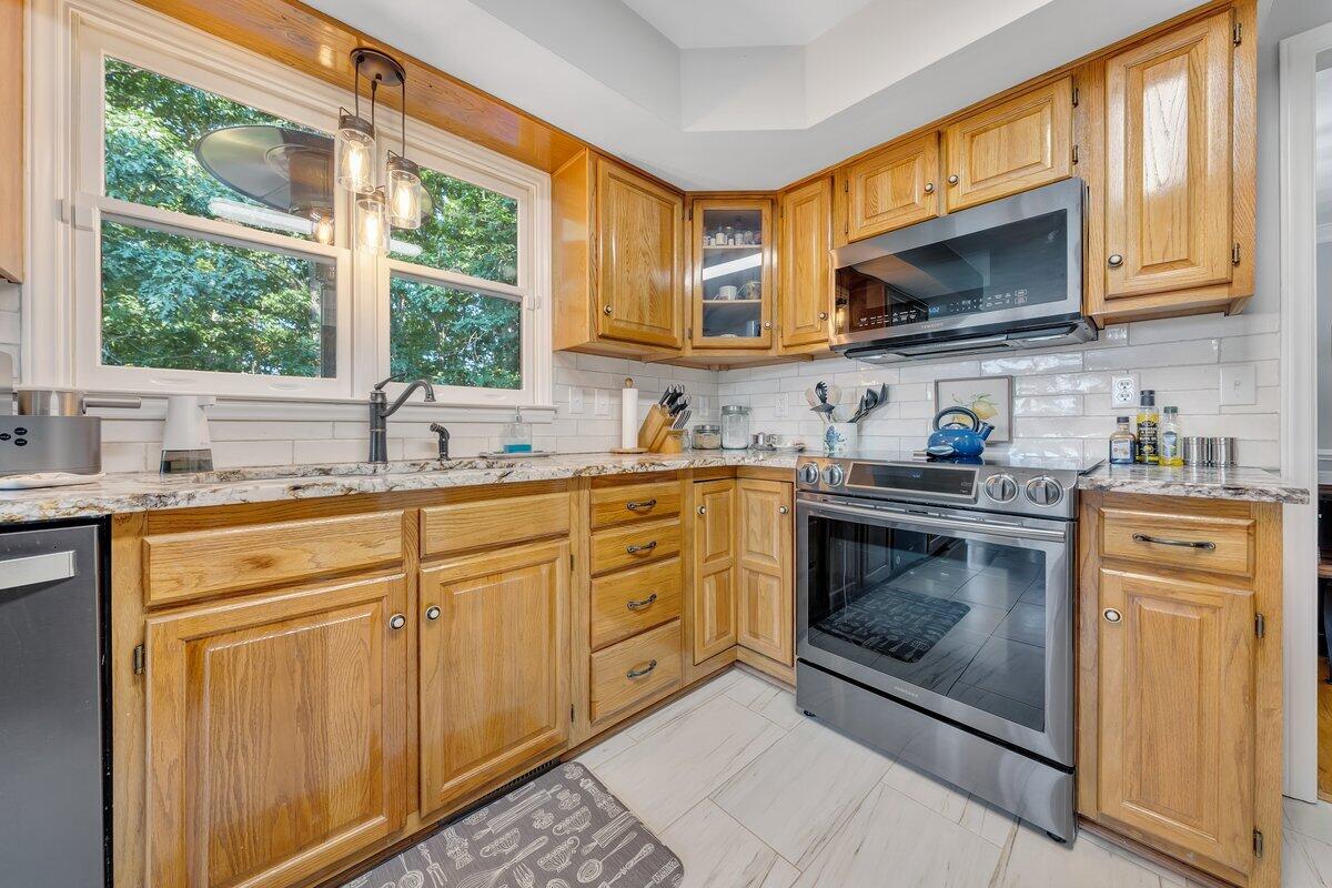 111 View Drive Goodview, VA 24095 - Photo 4 of 57 DSC04244