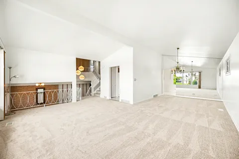 $585,000 | 9834 North Maynard Terrace, Niles, IL 60714