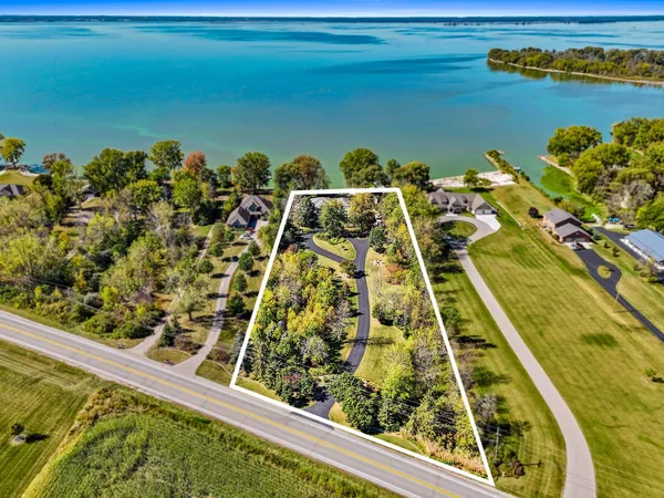 $2,650,000 | 3555 Nicolet Drive, Green Bay, WI 54311