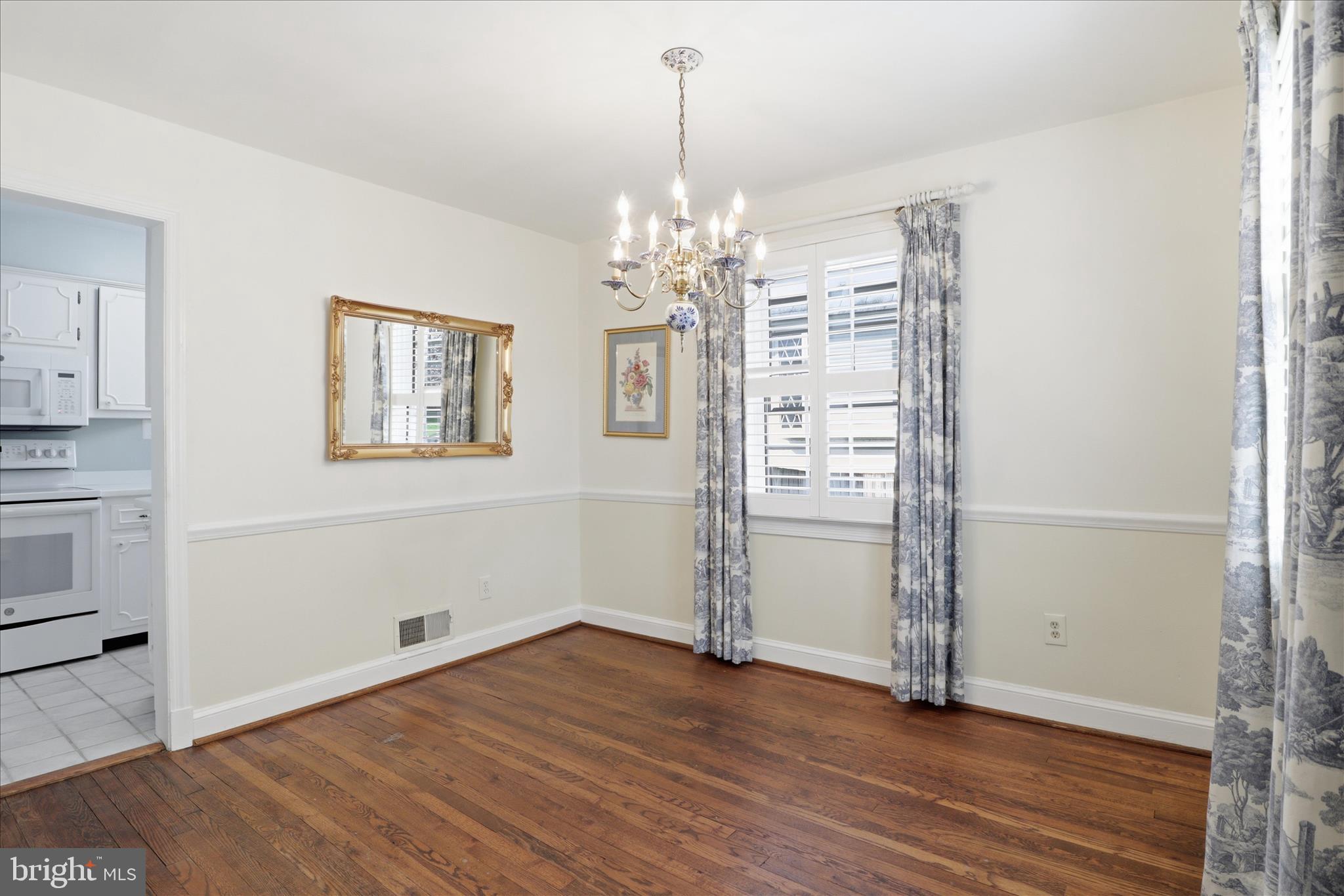 10010 Raynor Road Silver Spring, MD 20901 - Photo 6 of 45 Dining Room