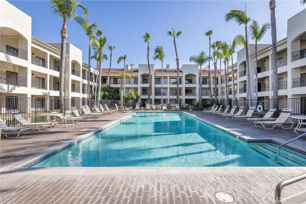 $575,000 | 11630 Warner Avenue, Unit 505, Fountain Valley, CA 92708