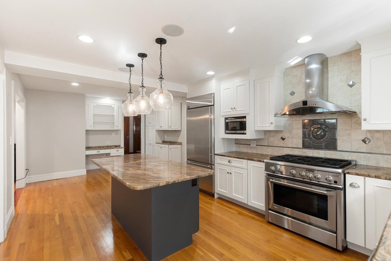 85 Robbins Road Watertown, MA 02472 - Photo 17 of 40 Gallery Image 17
