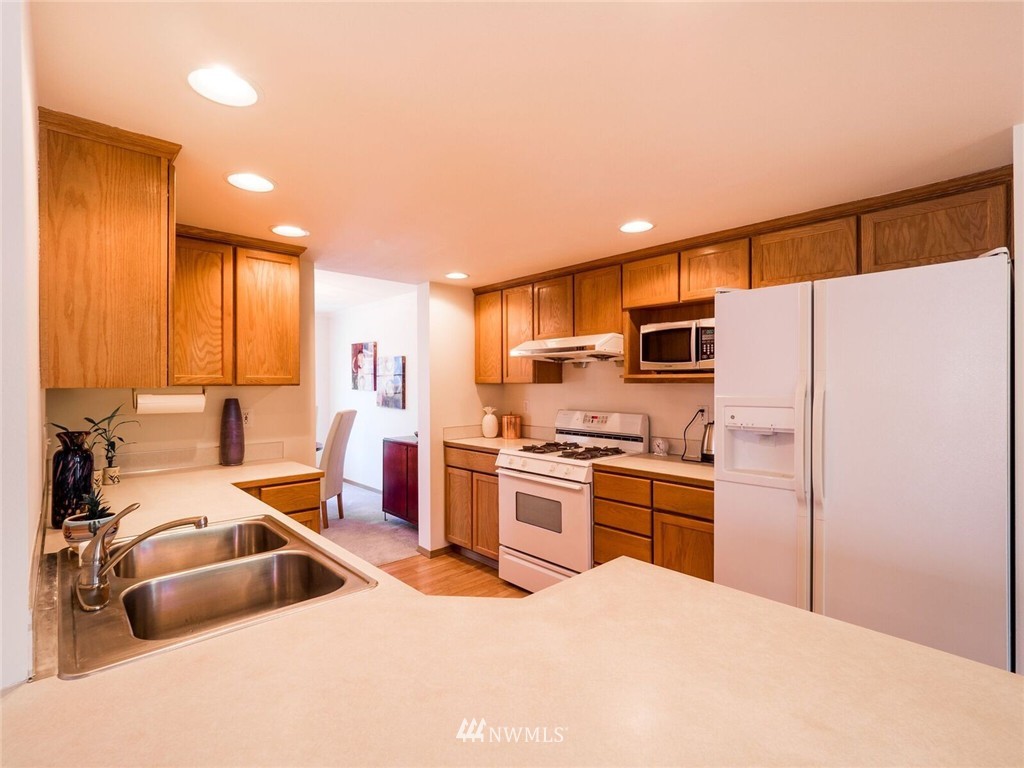 3221 189th Street Southeast Bothell, WA 98012 - Photo 5 of 18 Gallery Image 5