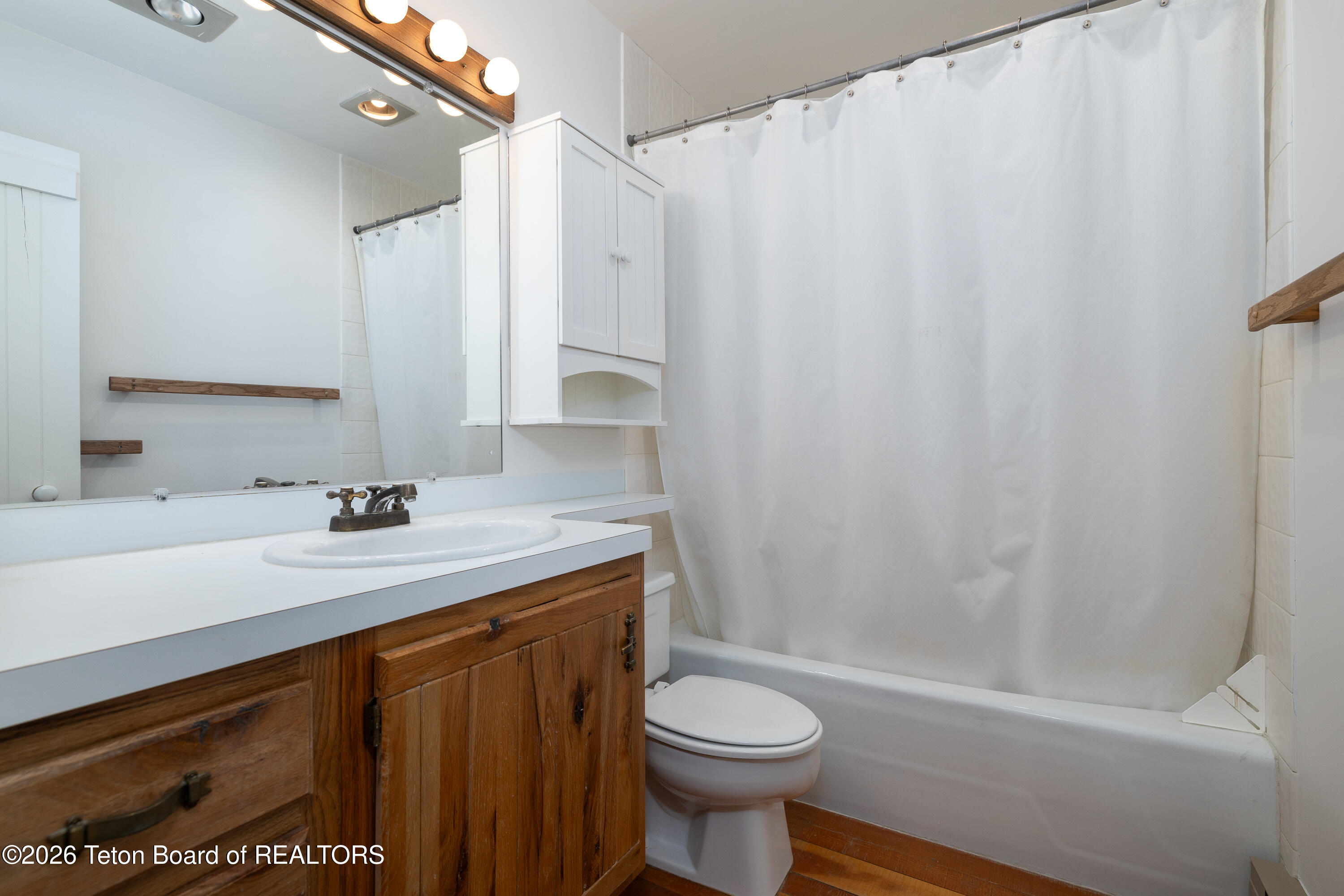 275 East Moulton Loop Road Jackson, WY 83001 - Photo 13 of 27 Primary Bathroom
