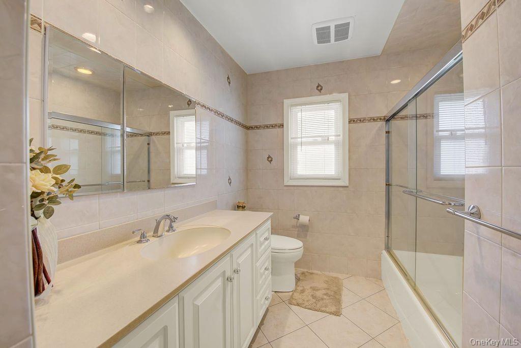 1662 Sherbourne Road Valley Stream, NY 11580 - Photo 21 of 27