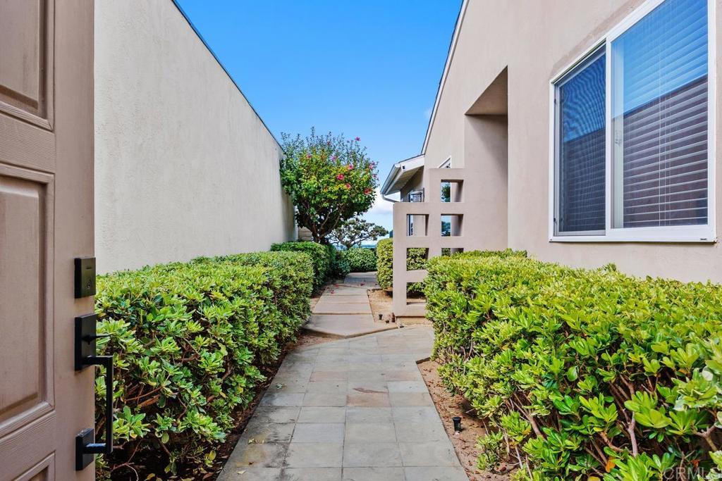14042 Rue Monaco Del Mar, CA 92014 - Photo 4 of 32