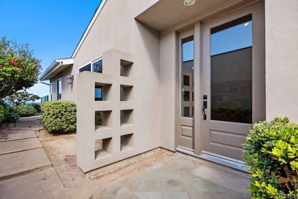 14042 Rue Monaco Del Mar, CA 92014 - Photo 5 of 32