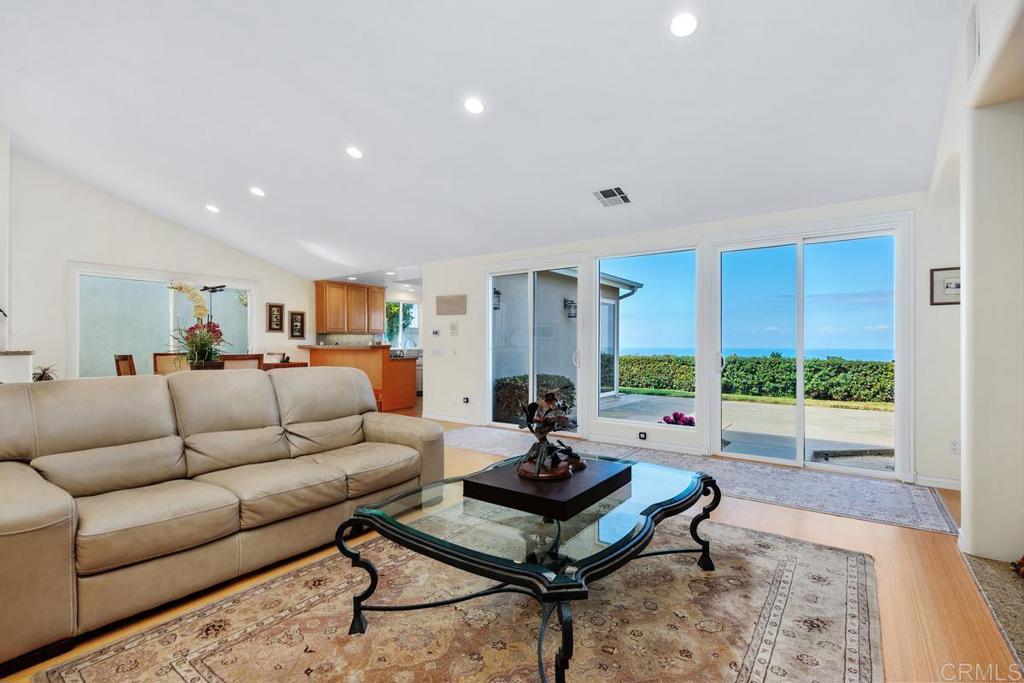 14042 Rue Monaco Del Mar, CA 92014 - Photo 9 of 32