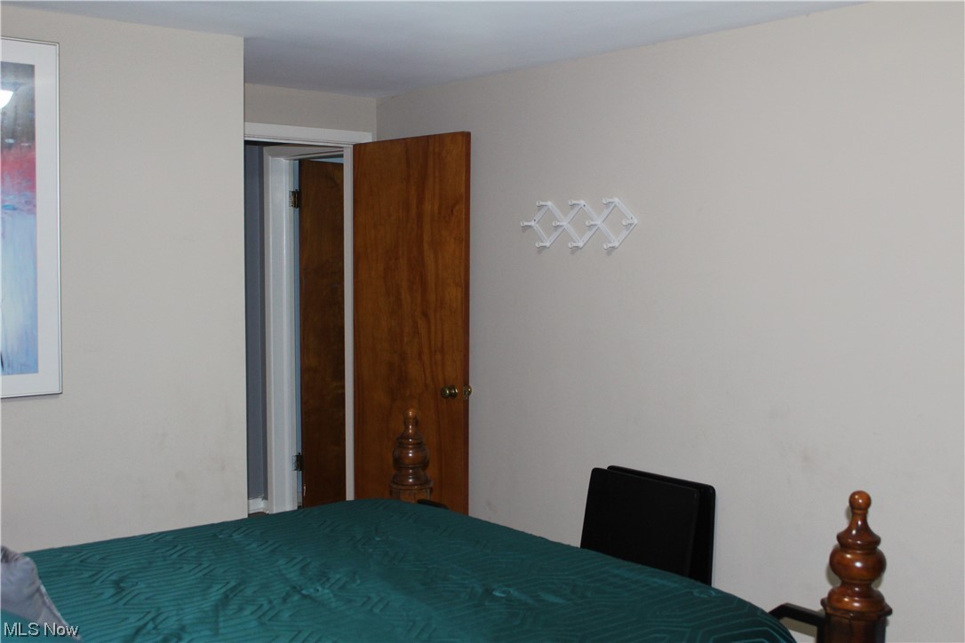 1292 Ford Road Lyndhurst, OH 44124 - Photo 14 of 25 Unfurnished bedroom featuring a closet