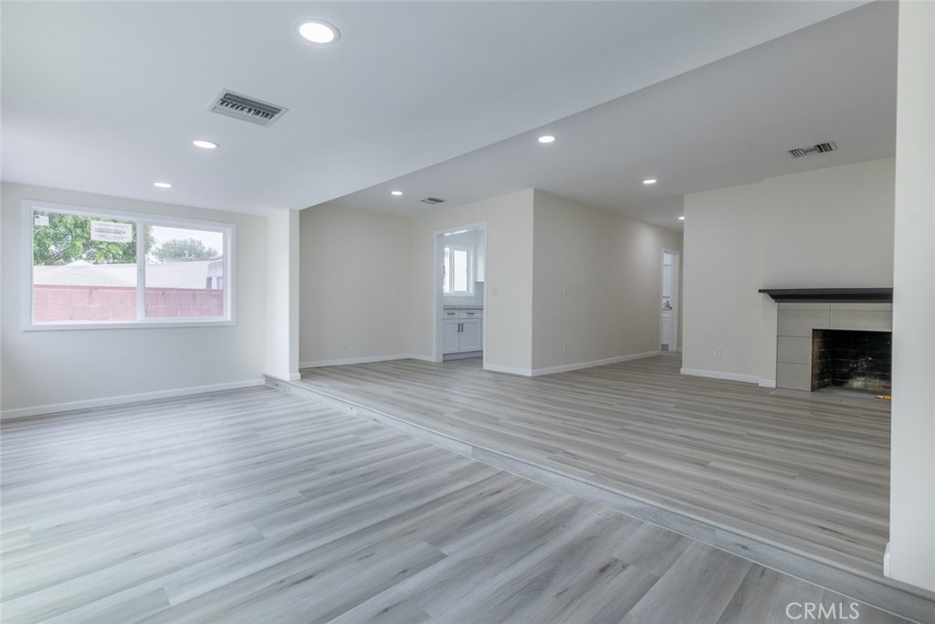18919 Hart Street Reseda, CA 91335 - Photo 7 of 23