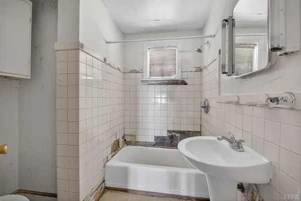 $119,900 | 142 Homewood Drive, Lynchburg, VA 24502