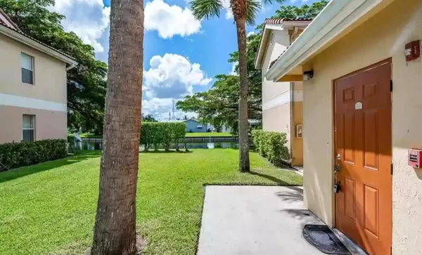 $2,500 | 7630 Westwood Drive, Unit 313, Tamarac, FL 33321