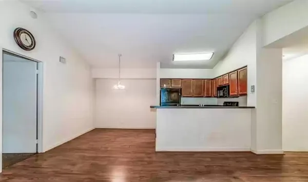 $2,500 | 7630 Westwood Drive, Unit 313, Tamarac, FL 33321