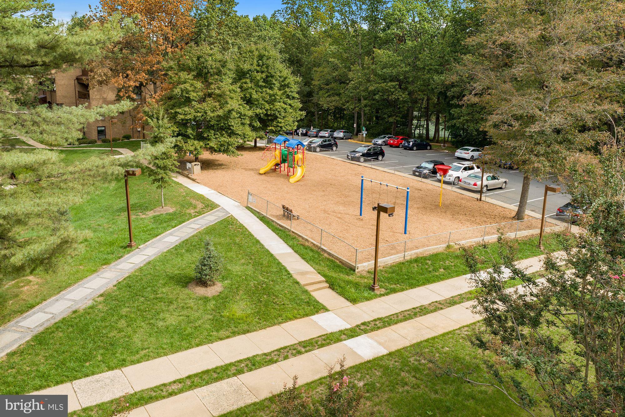 11220 Chestnut Grove Square, Unit 323 Reston, VA 20190 - Photo 33 of 39 Gallery Image 33