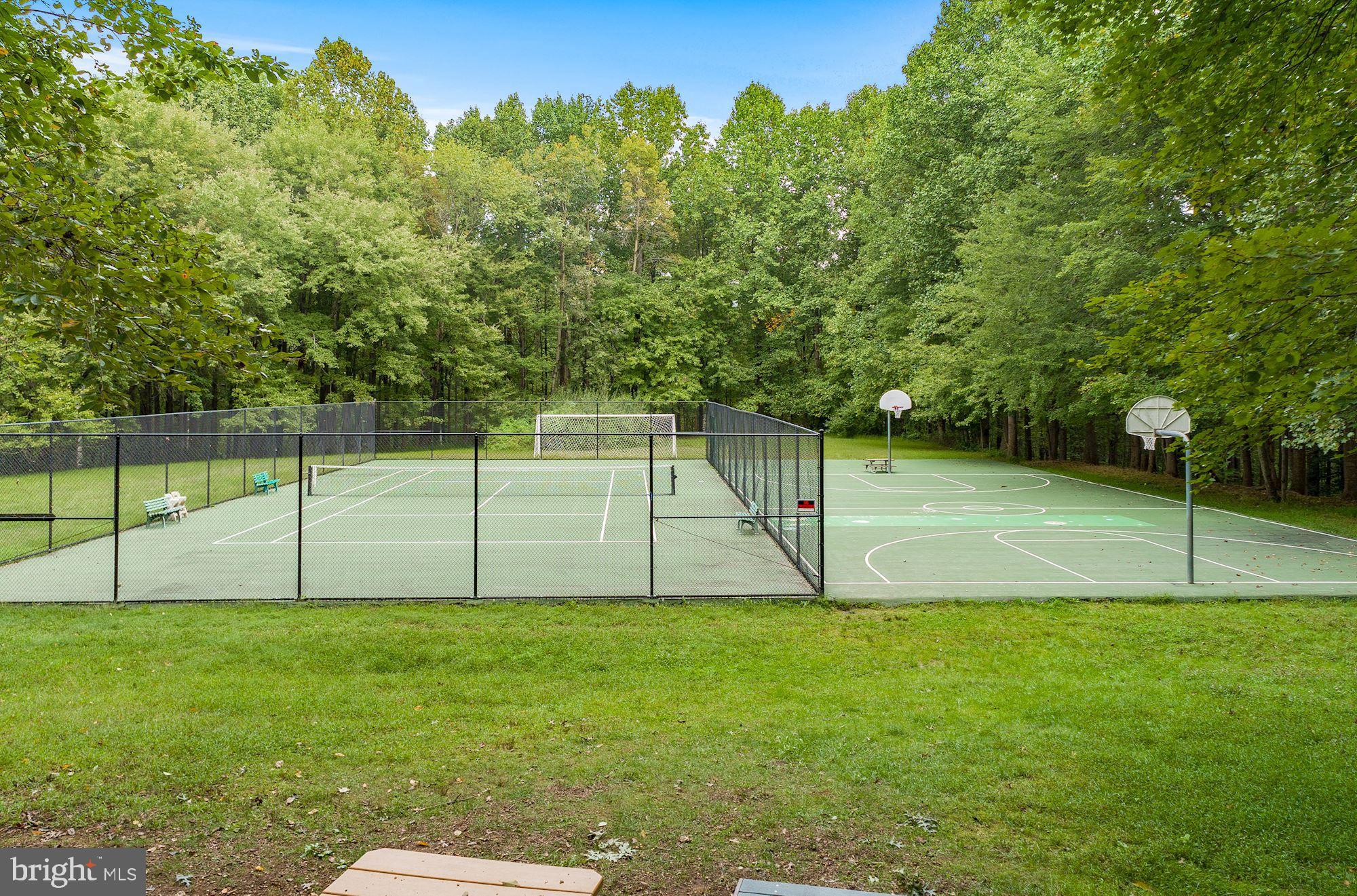 11220 Chestnut Grove Square, Unit 323 Reston, VA 20190 - Photo 34 of 39 Gallery Image 34