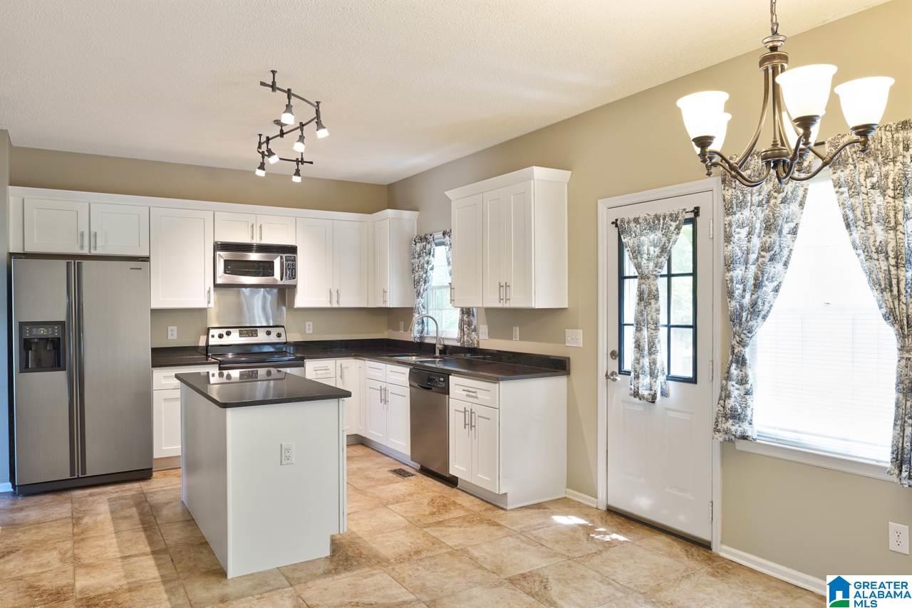 104 Grande View Circle Alabaster, AL 35114 - Photo 7 of 33