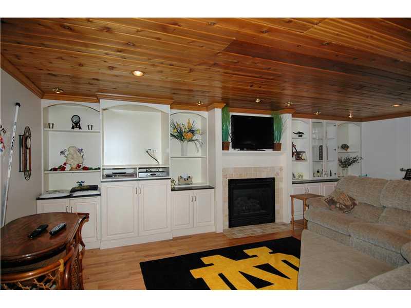 324 McIntyre Road Pittsburgh, PA 15237 - Photo 19 of 25 Great Room. Beautiful and efficient layout for large gatherings.