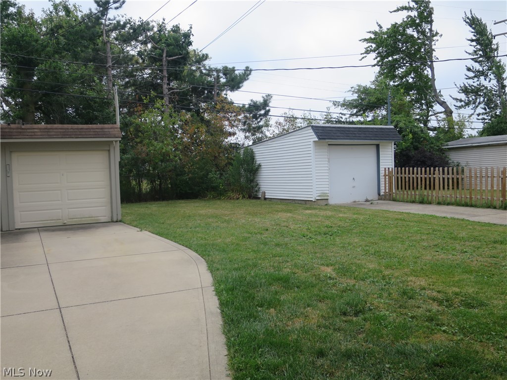 3902 Silsby Road Cleveland, OH 44118 - Photo 22 of 22 Nice sized rear yard.