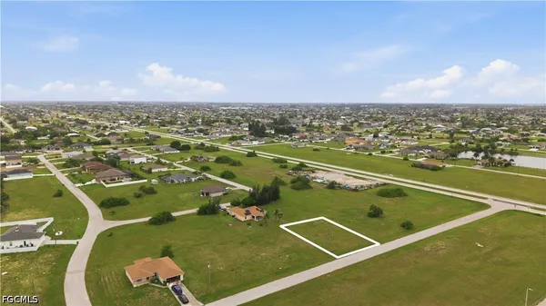 $32,500 | 817 Northwest 31st Place, Cape Coral, FL 33993