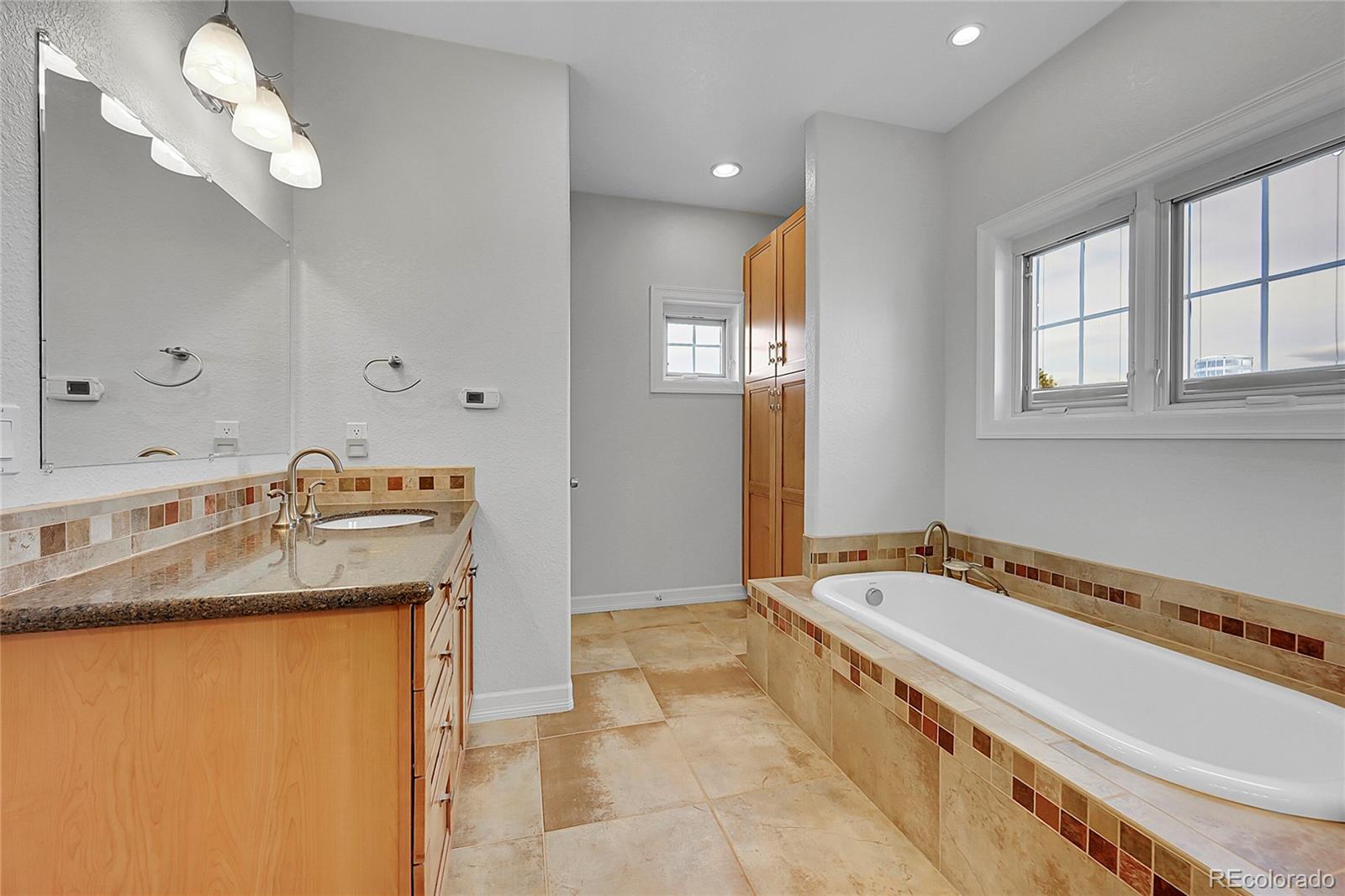 1012 South Addison Way Aurora, CO 80018 - Photo 25 of 46