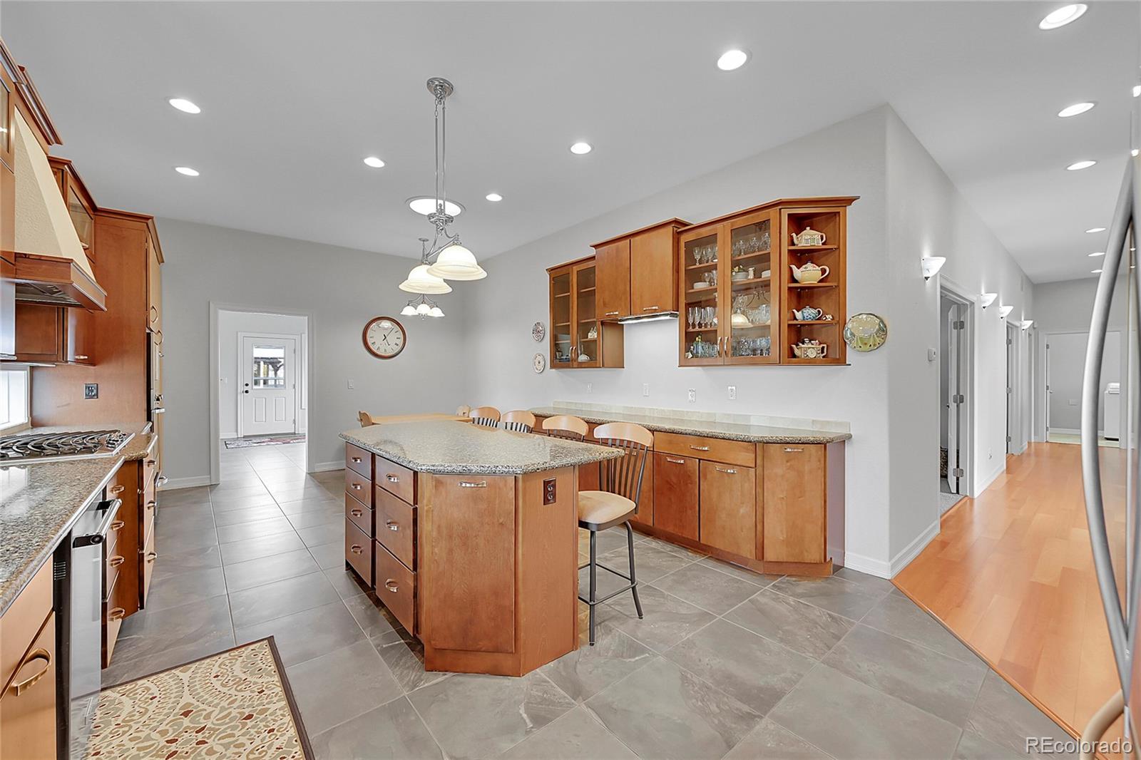 1012 South Addison Way Aurora, CO 80018 - Photo 6 of 46