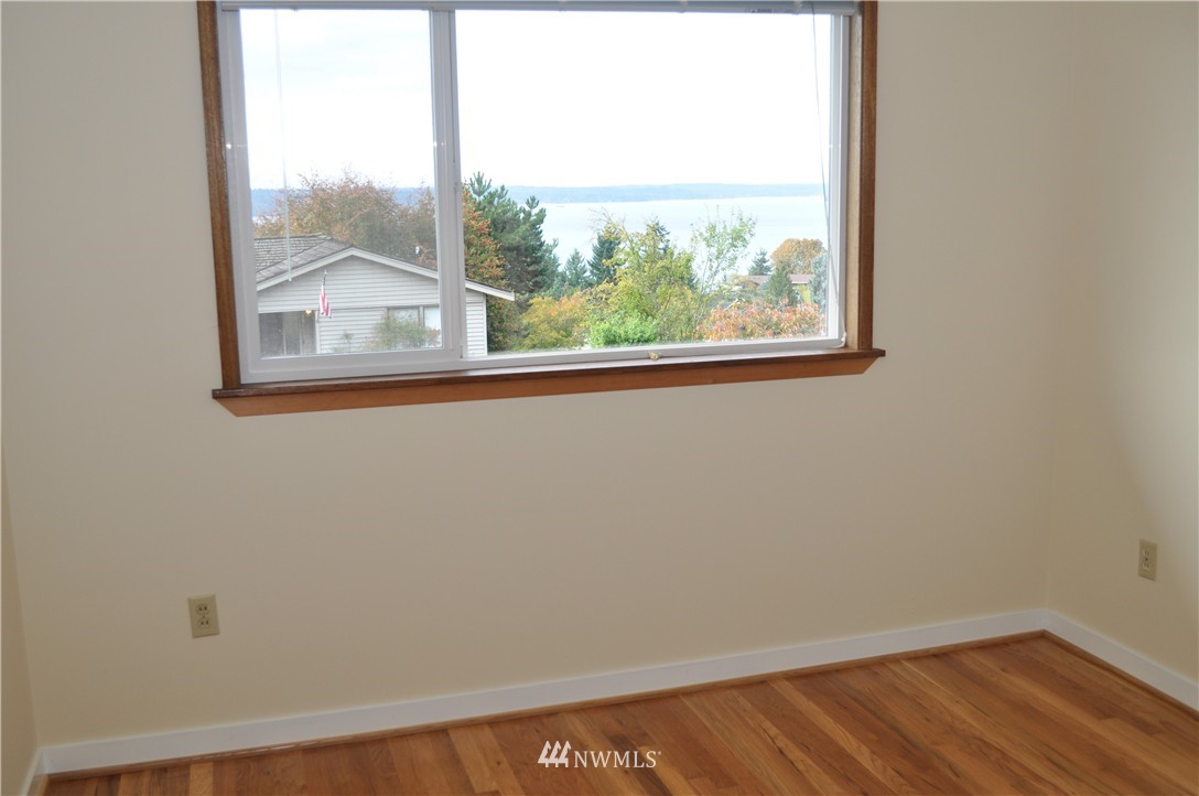 8626 Vashon View Southwest Seattle, WA 98136 - Photo 11 of 25 Gallery Image 11