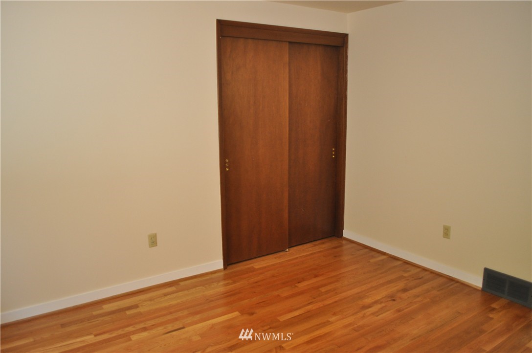 8626 Vashon View Southwest Seattle, WA 98136 - Photo 14 of 25 Gallery Image 14