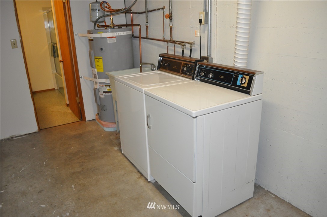 8626 Vashon View Southwest Seattle, WA 98136 - Photo 20 of 25 Gallery Image 20