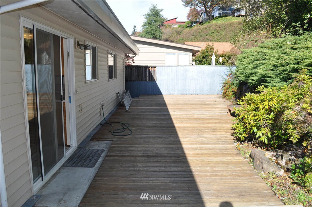 8626 Vashon View Southwest Seattle, WA 98136 - Photo 22 of 25 Gallery Image 22