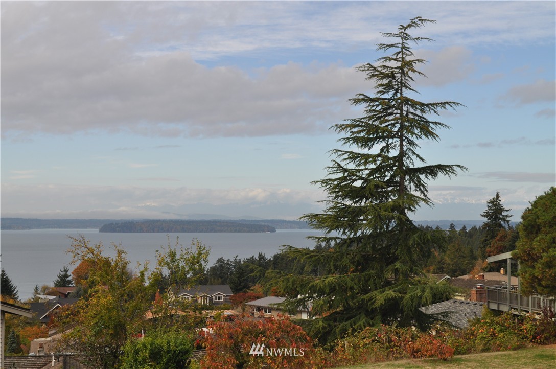 8626 Vashon View Southwest Seattle, WA 98136 - Photo 23 of 25 Gallery Image 23