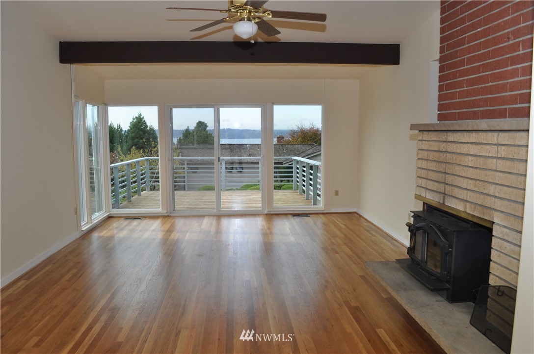 8626 Vashon View Southwest Seattle, WA 98136 - Photo 4 of 25 Gallery Image 4