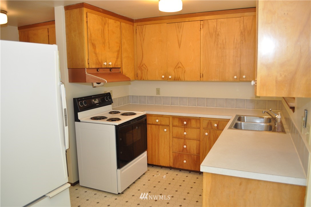 8626 Vashon View Southwest Seattle, WA 98136 - Photo 7 of 25 Gallery Image 7