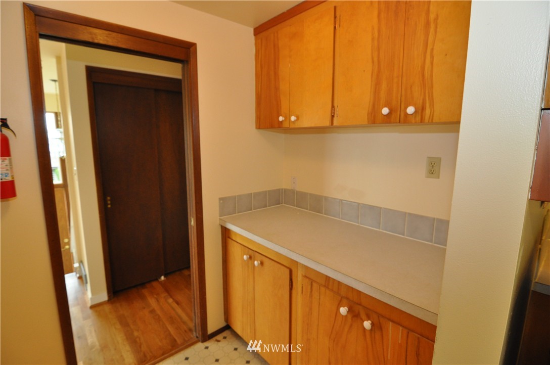 8626 Vashon View Southwest Seattle, WA 98136 - Photo 9 of 25 Gallery Image 9