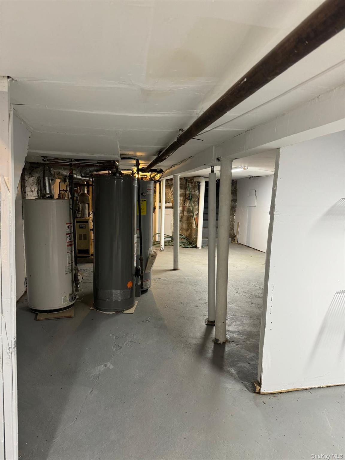45-16 National Street Queens, NY 11368 - Photo 10 of 28 a view of water heater room
