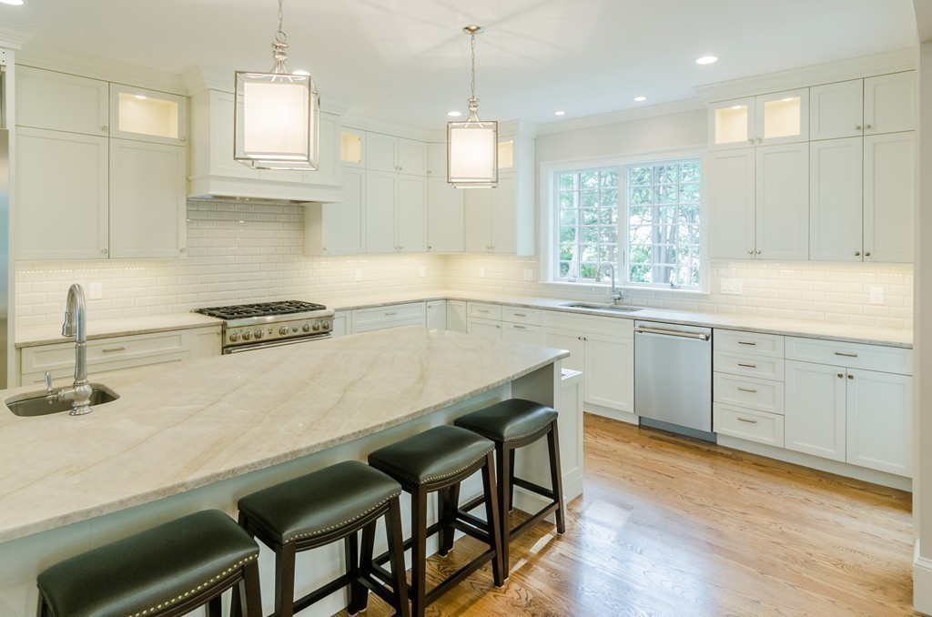 32 Littlefield Road Newton, MA 02459 - Photo 3 of 29