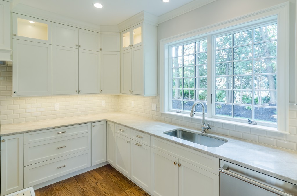 32 Littlefield Road Newton, MA 02459 - Photo 4 of 29