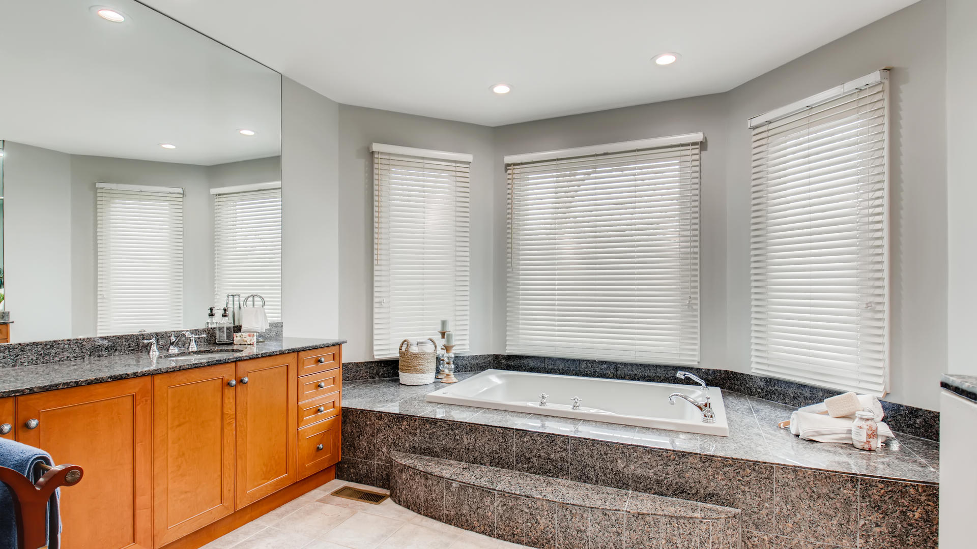 28 Riverside Drive Deerfield, IL 60015 - Photo 20 of 31 Gallery Image 20