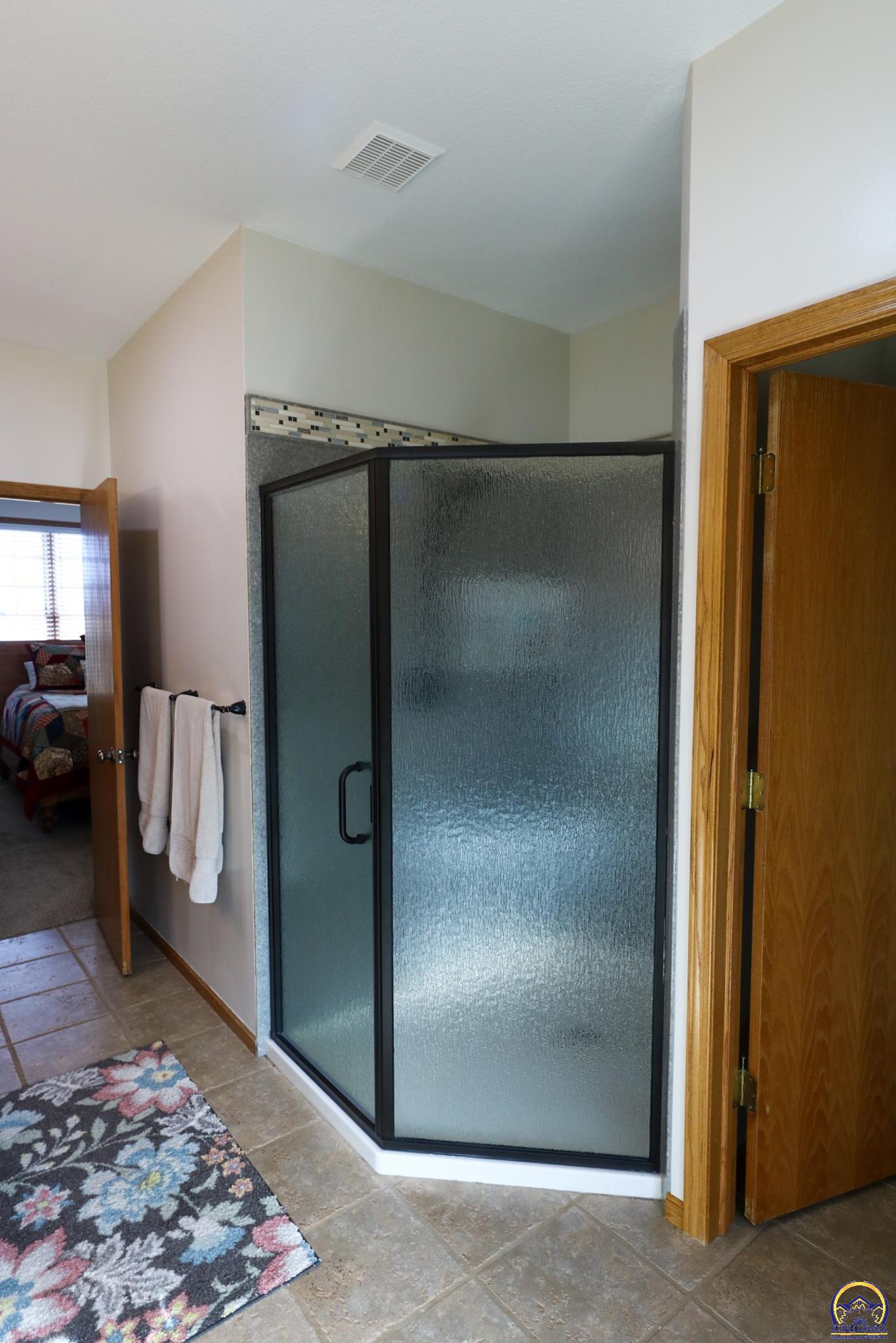 2334 Rd P Emporia, KS 66801 - Photo 42 of 93 Master Bathroom