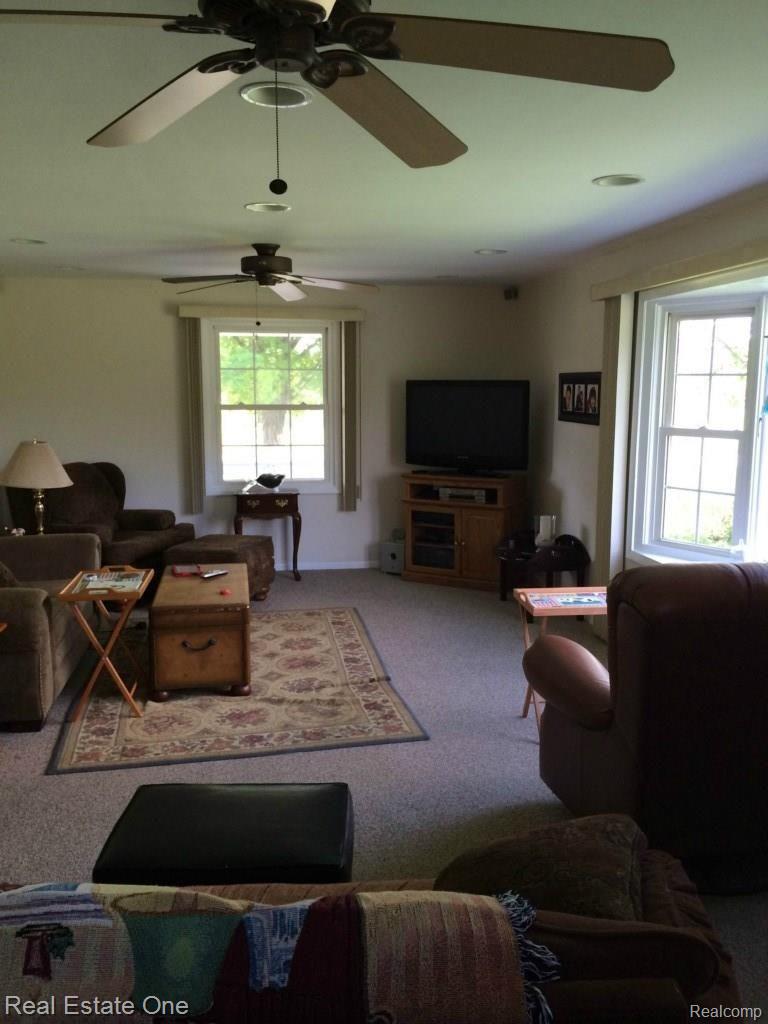 26291 Hagen Road New Baltimore, MI 48051 - Photo 8 of 40 IMG_0836.jpg
