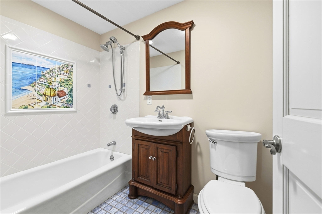 3 Russell Road Lynnfield, MA 01940 - Photo 32 of 40