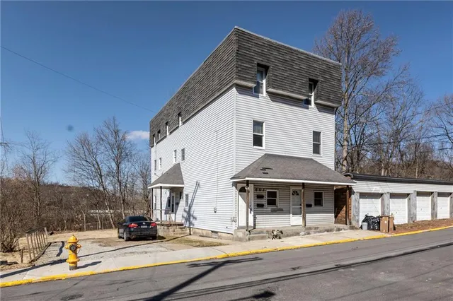 a view of a house with outdoor space