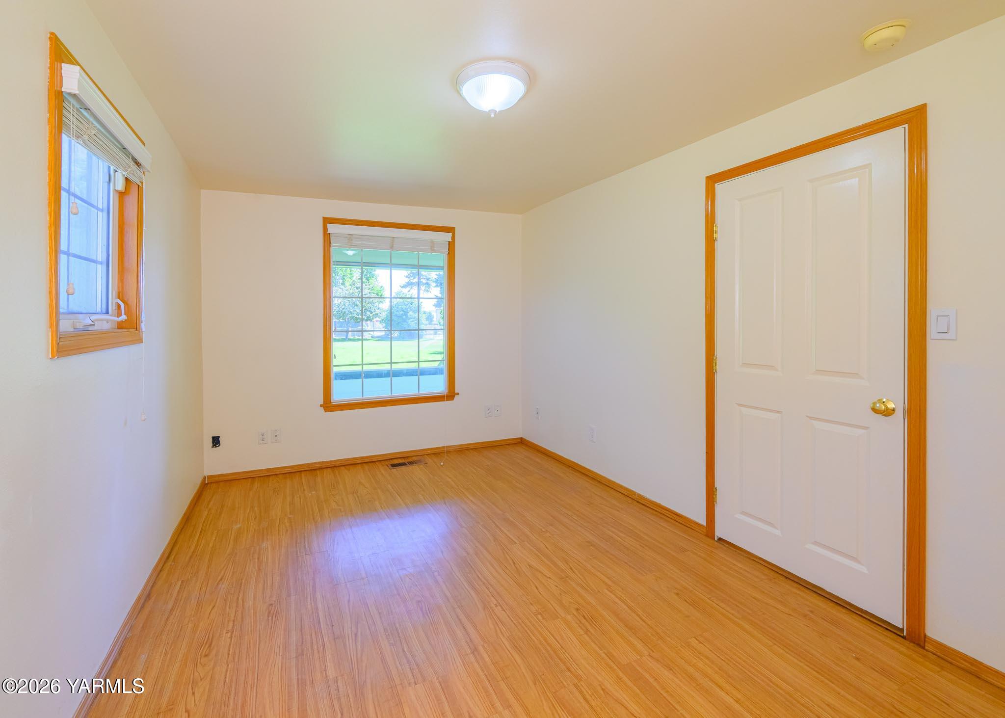 1602 Gordon Road Yakima, WA 98901 - Photo 10 of 24 7.5 non conforming bedroom