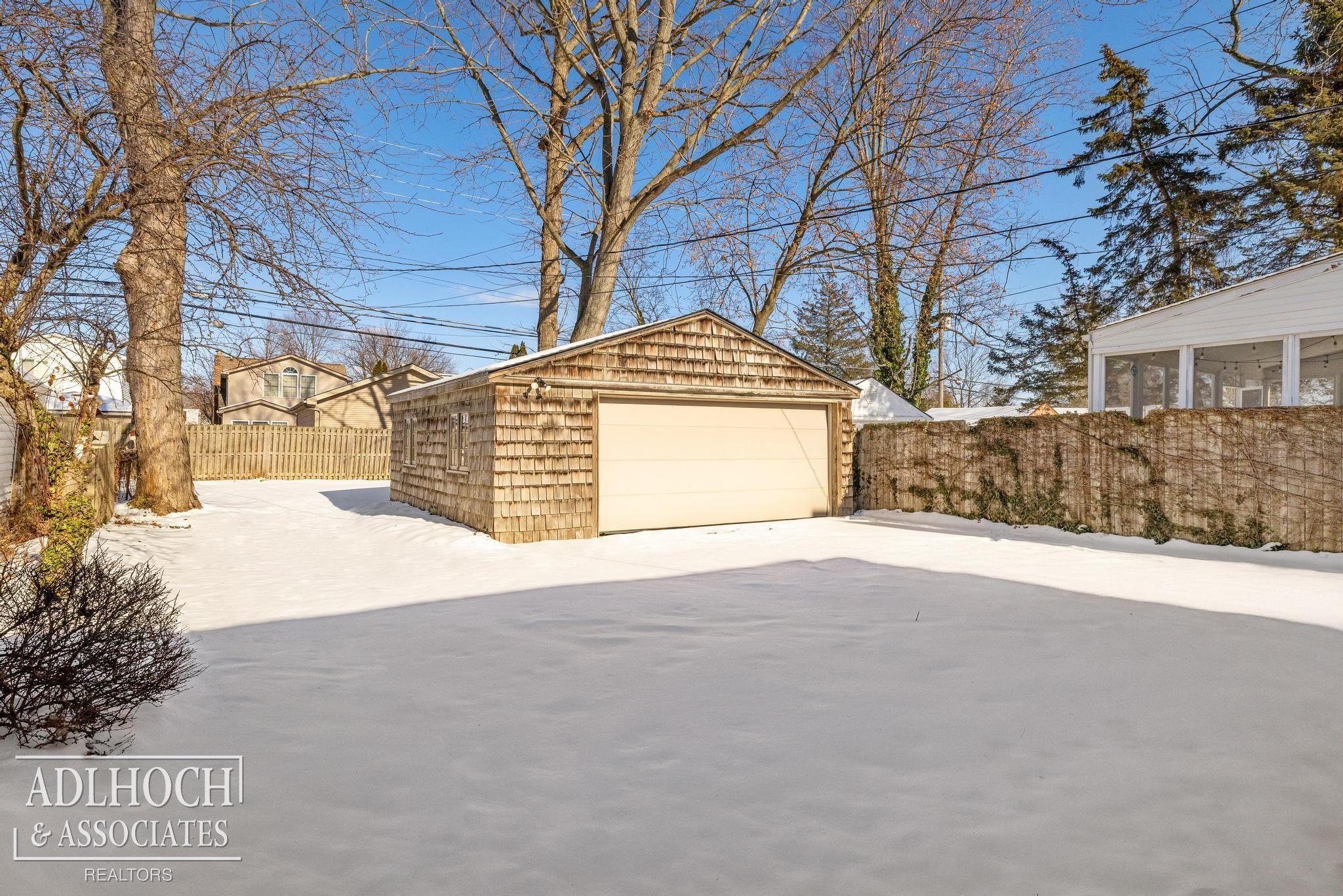 1394 Hampton Road Grosse Pointe, MI 48236 - Photo 30 of 34 Deep lot with 2.5 car garage