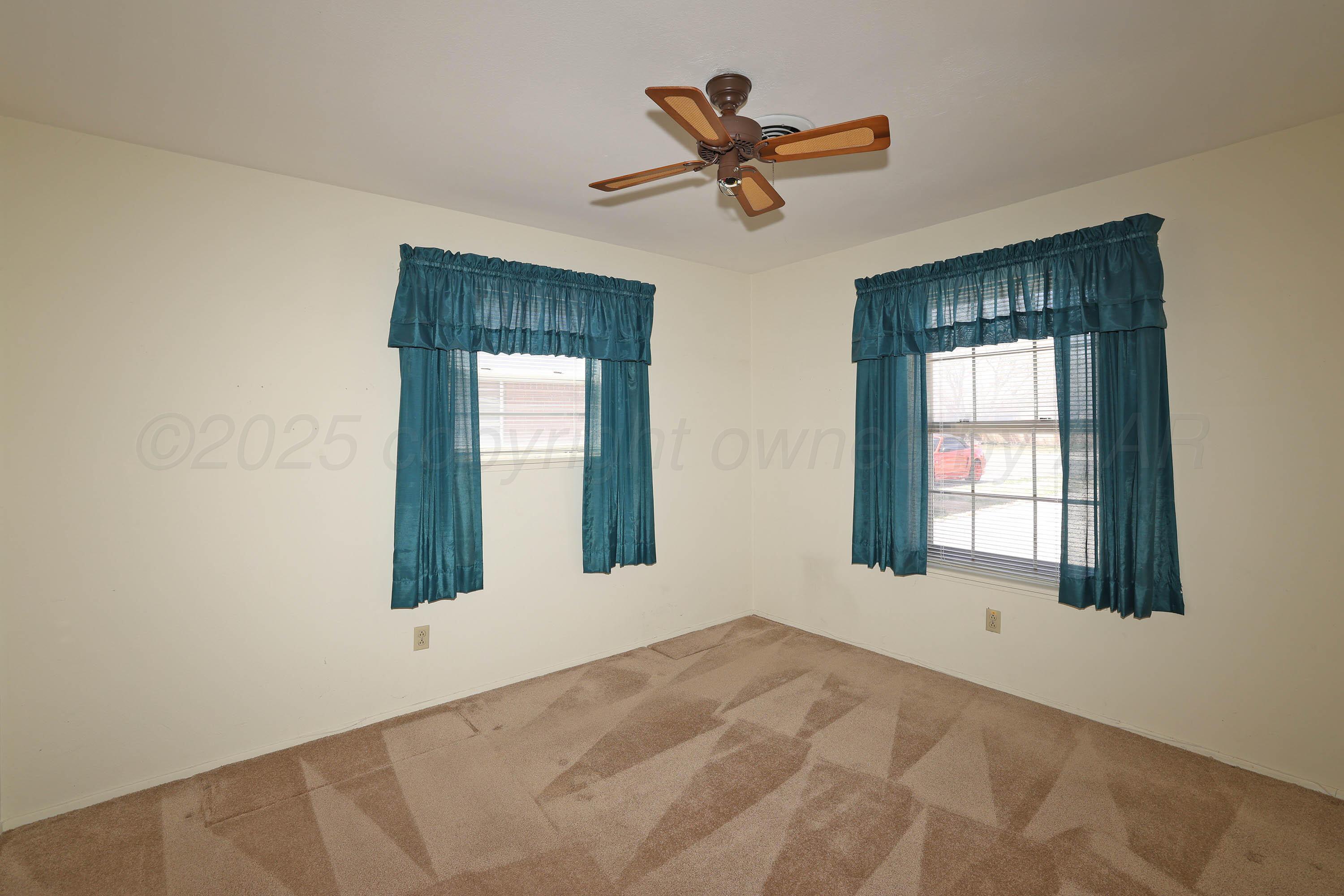 5127 Royce Drive Amarillo, TX 79110 - Photo 14 of 30 19-3rd Bedroom