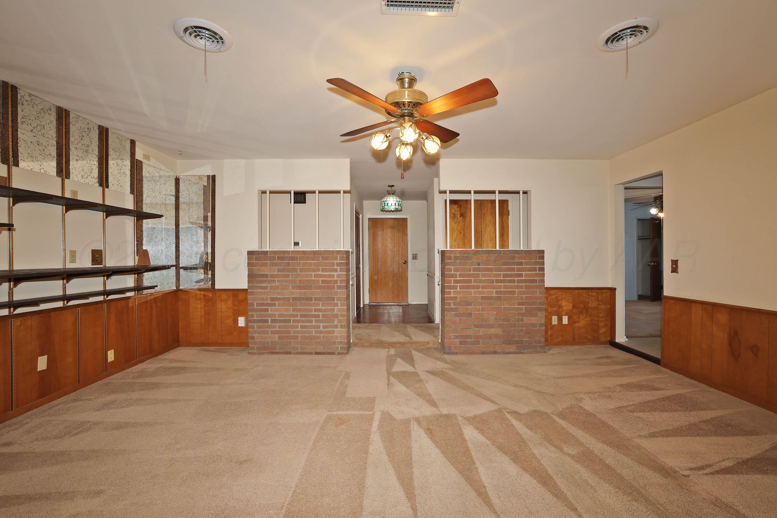 5127 Royce Drive Amarillo, TX 79110 - Photo 3 of 30 6-Living Area