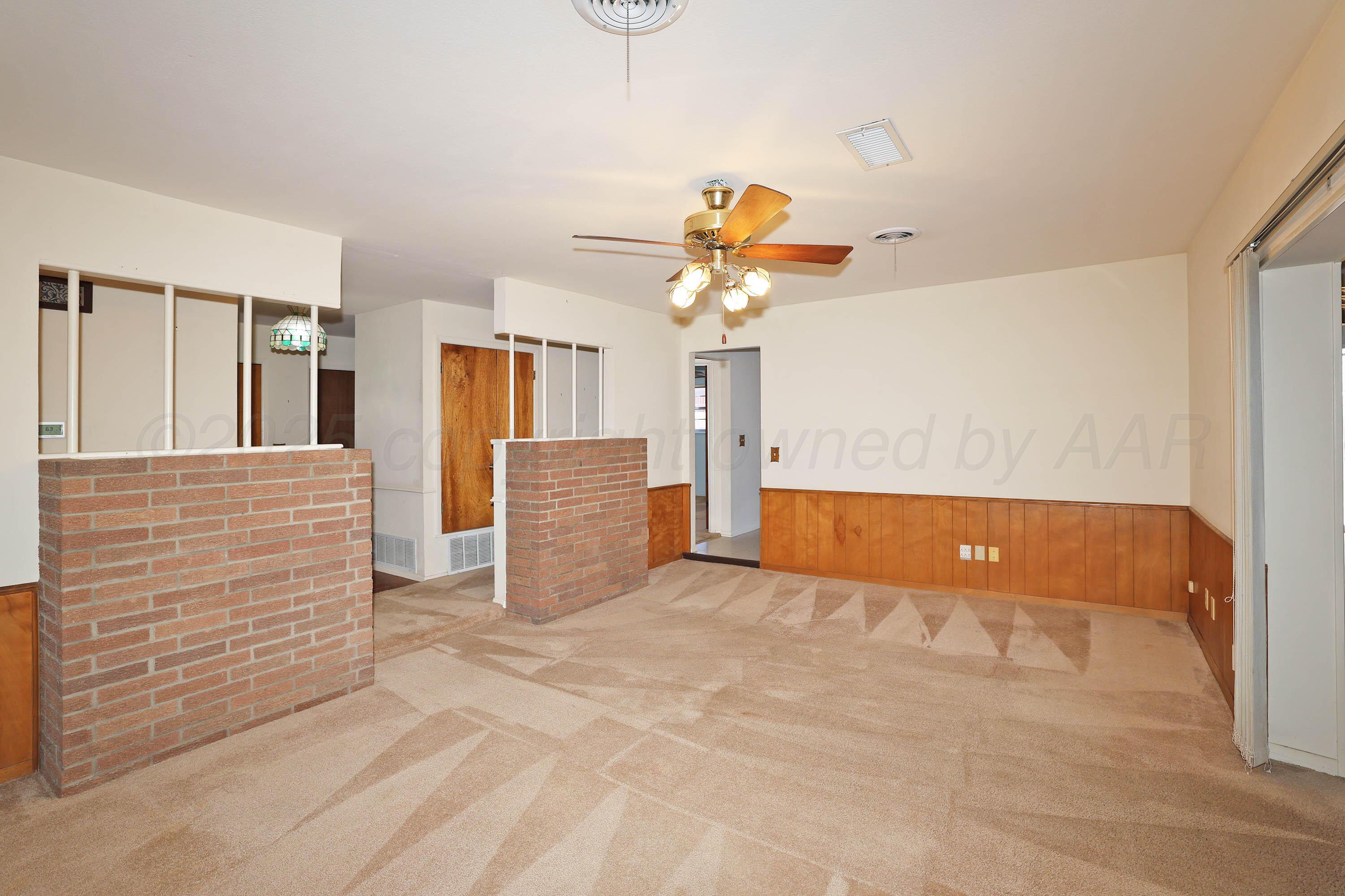 5127 Royce Drive Amarillo, TX 79110 - Photo 5 of 30 7-Living Area